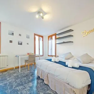 410 San Polo Roky Wifi Center , Venezia Italia
